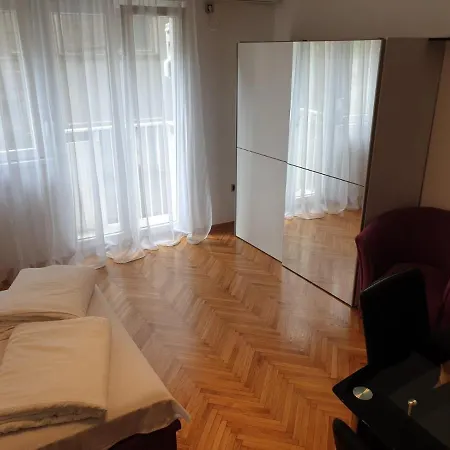 Lux Studio Apartment